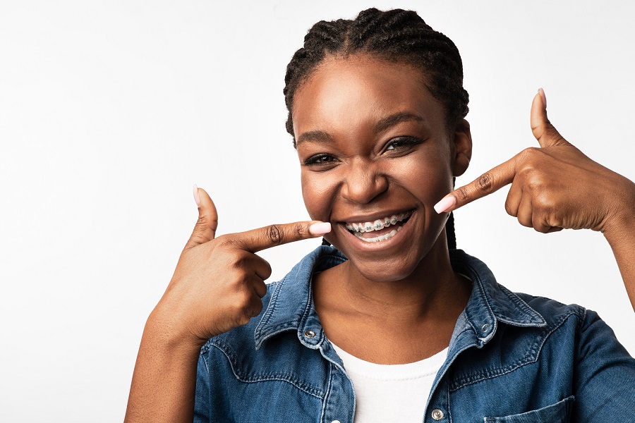4 Tips for Avoiding Dental Disease While Wearing Braces
