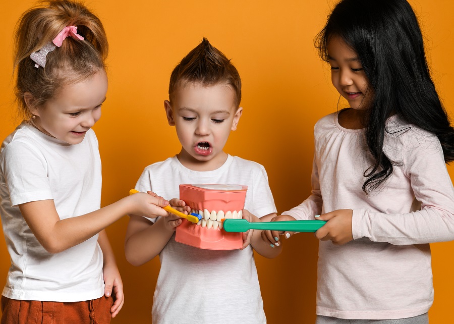 4 Do’s and Don’ts to Keep Your Child’s Teeth Healthy